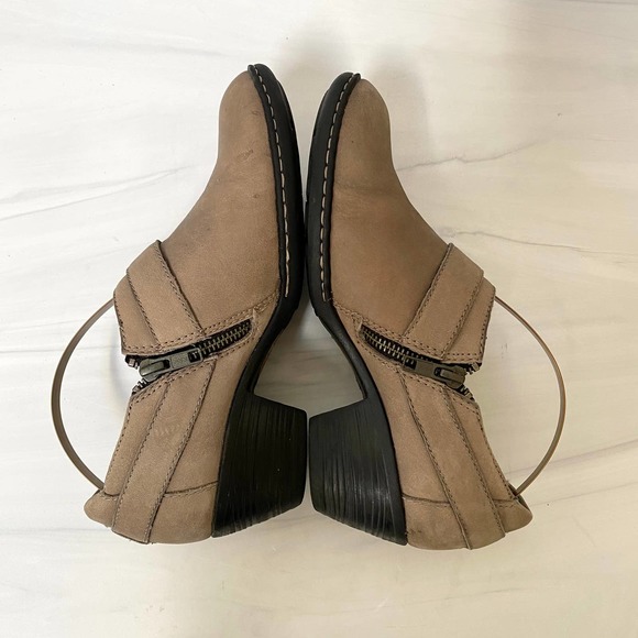 BORN Zowy Leather Ankle Booties Size 7 - Picture 6 of 11